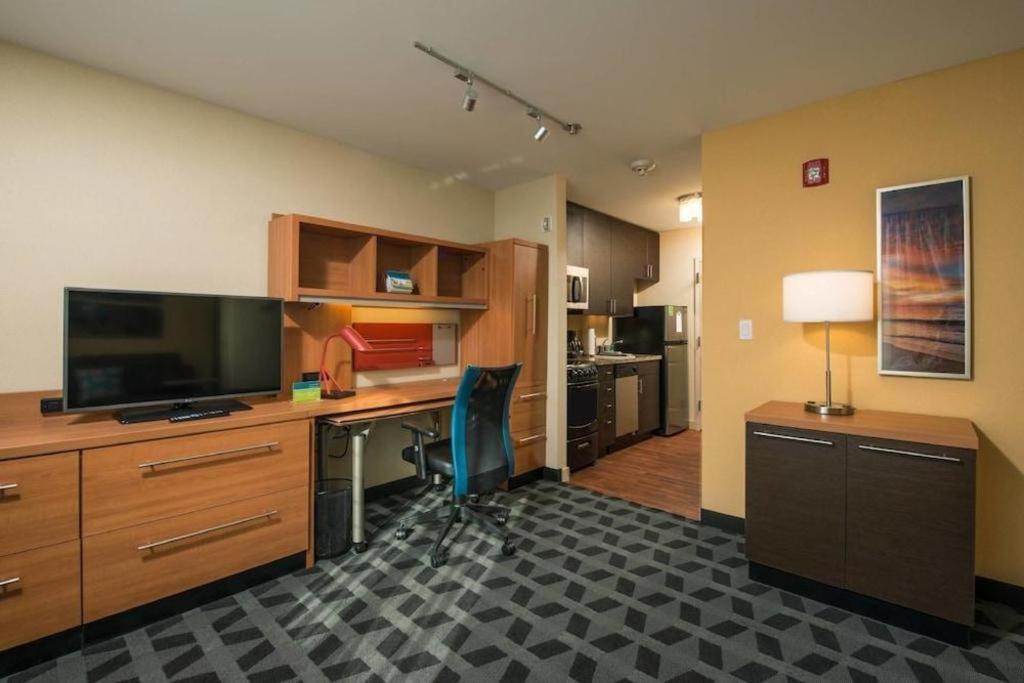 Towneplace Suites Bangor Bagian luar foto