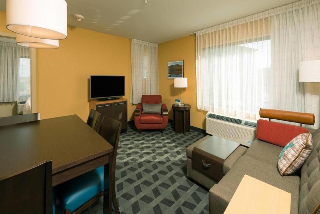 Towneplace Suites Bangor Bagian luar foto