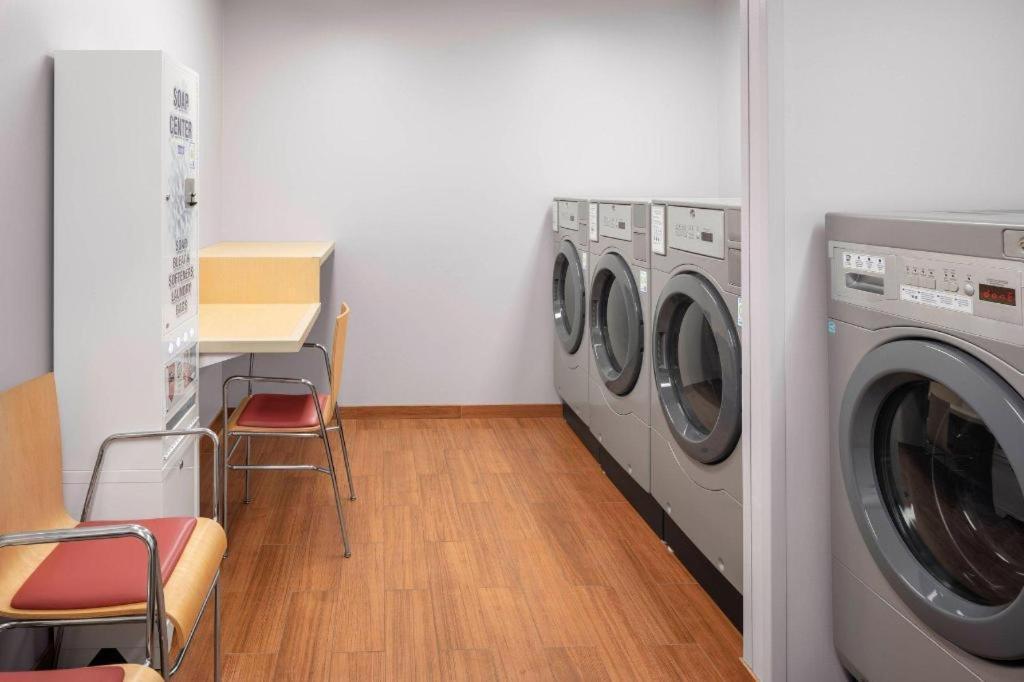 Towneplace Suites Bangor Bagian luar foto